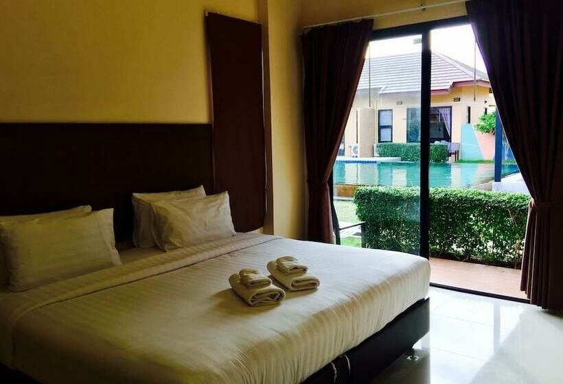 اتاق استاندارد با چشم‌انداز استخر, Green Adamas Resort Chumphon