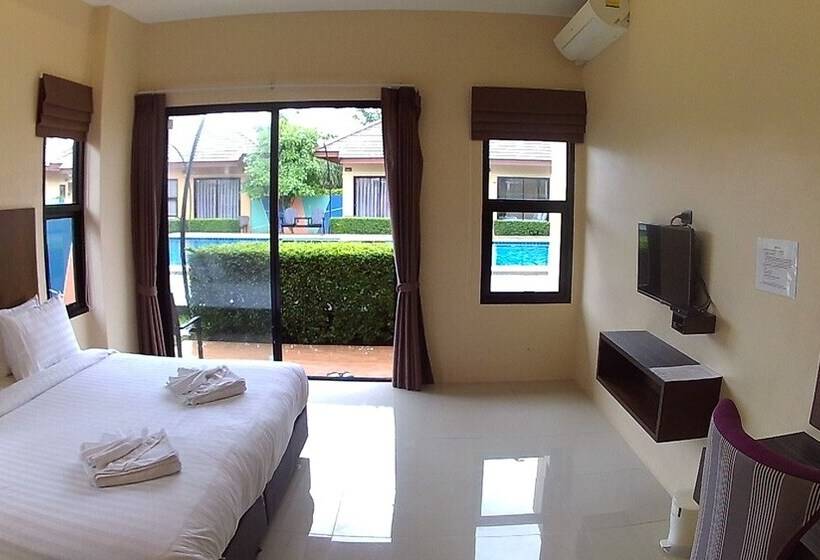 اتاق استاندارد با چشم‌انداز استخر, Green Adamas Resort Chumphon