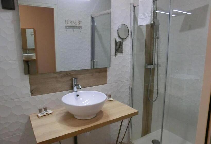 اتاق استاندارد چهار تخته, Sur Le Quai