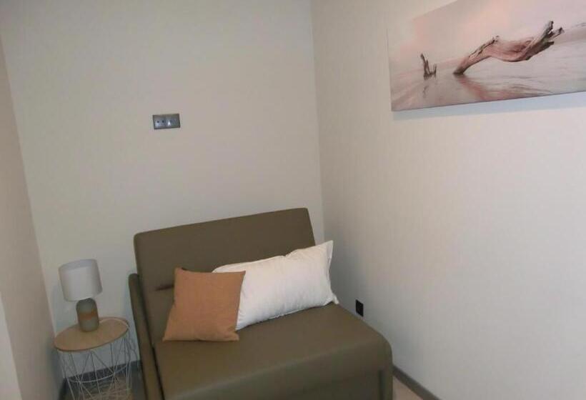 اتاق استاندارد چهار تخته, Sur Le Quai