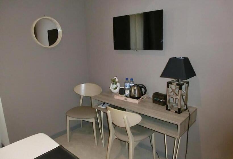 اتاق استاندارد چهار تخته, Sur Le Quai