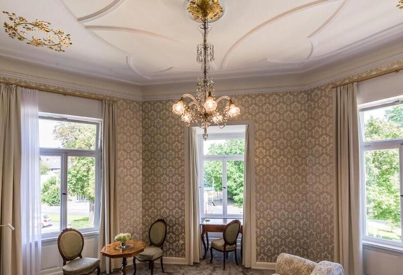 اتاق لوکس, Villa Grunewald