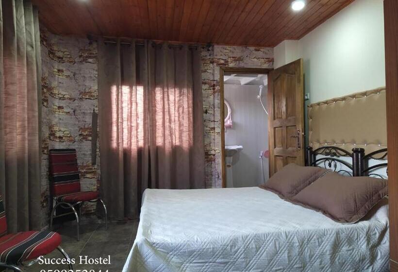 اتاق لوکس سه تخته, Success Hostel