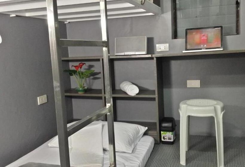 اتاق استاندارد, Ervoruto Hostel Makati