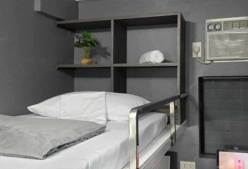 اتاق استاندارد, Ervoruto Hostel Makati