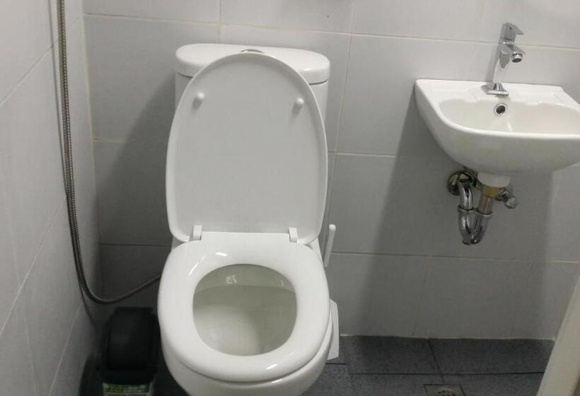 اتاق استاندارد, Ervoruto Hostel Makati