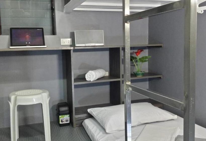 اتاق استاندارد, Ervoruto Hostel Makati