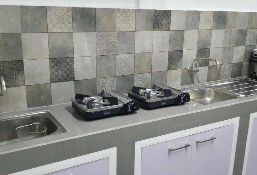 اتاق استاندارد, Ervoruto Hostel Makati