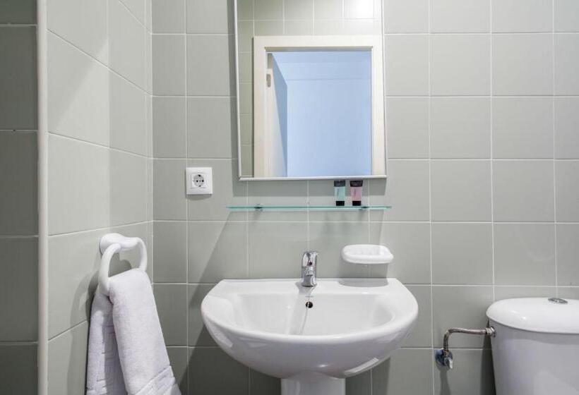 اتاق استاندارد چهار تخته, Residencia Universitaria As Burgas
