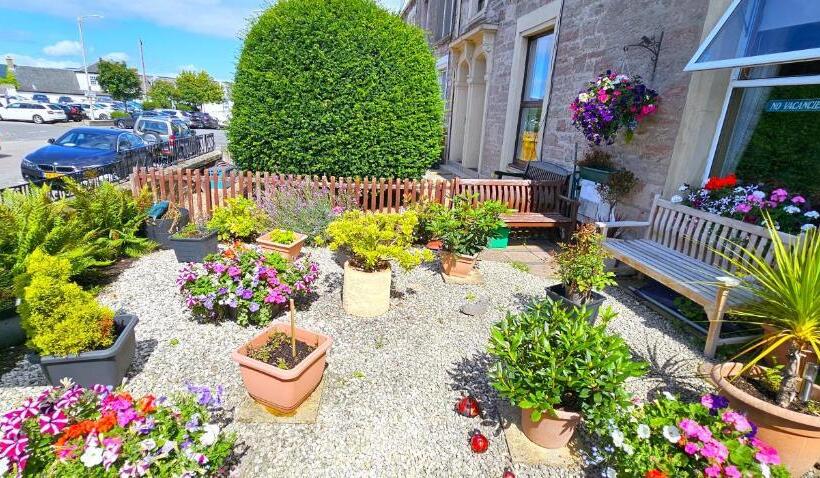 اتاق استاندارد یک نفره, Mystayinn Kinloch Lodge