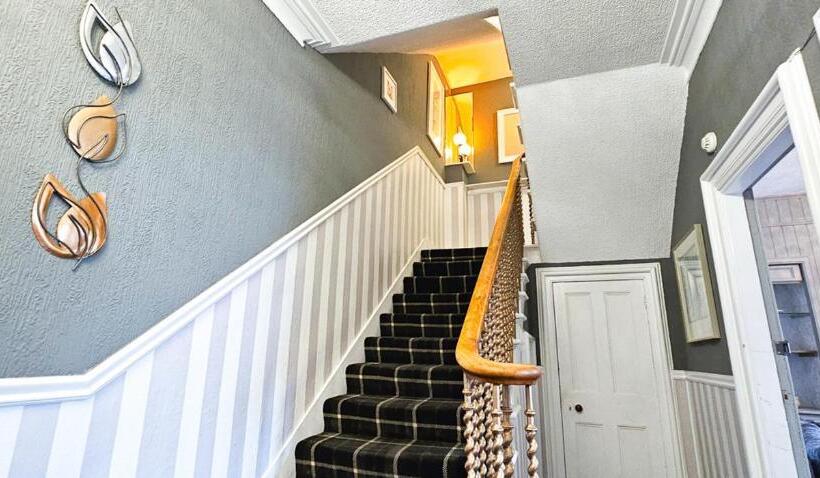 اتاق استاندارد یک نفره, Mystayinn Kinloch Lodge