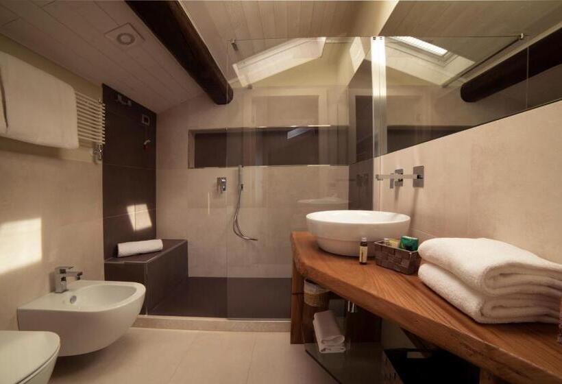 اتاق لوکس چهار تخته, Cascina36 B&b