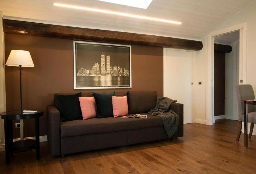 اتاق لوکس چهار تخته, Cascina36 B&b
