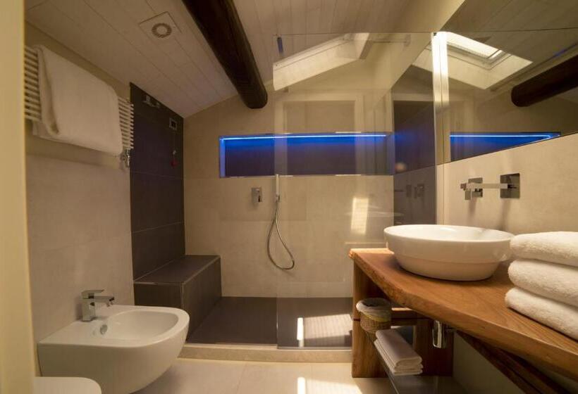 اتاق لوکس چهار تخته, Cascina36 B&b