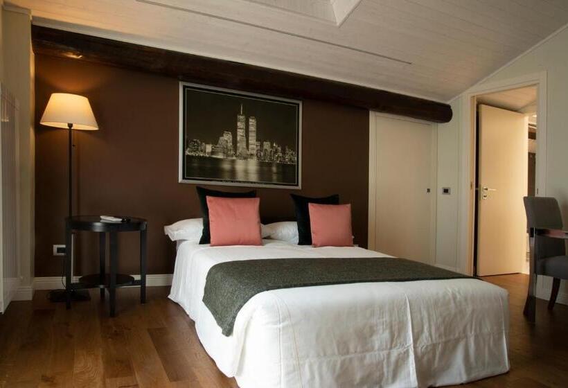 اتاق لوکس چهار تخته, Cascina36 B&b