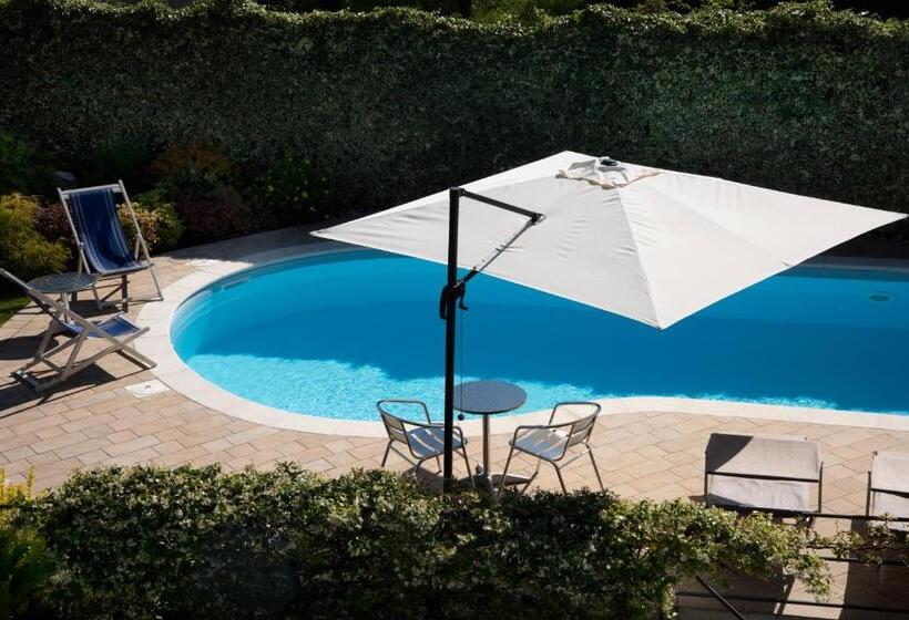 اتاق لوکس چهار تخته, Cascina36 B&b