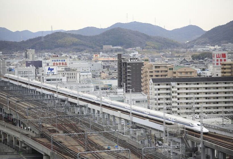 اتاق استاندارد سه نفره, Monterey Himeji