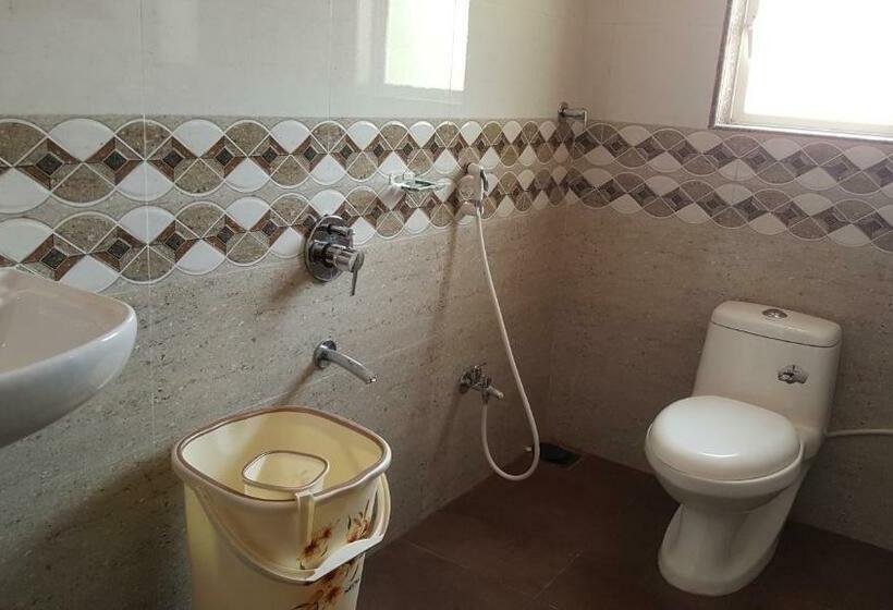 اتاق لوکس, Anand Agro Tourism Kashid