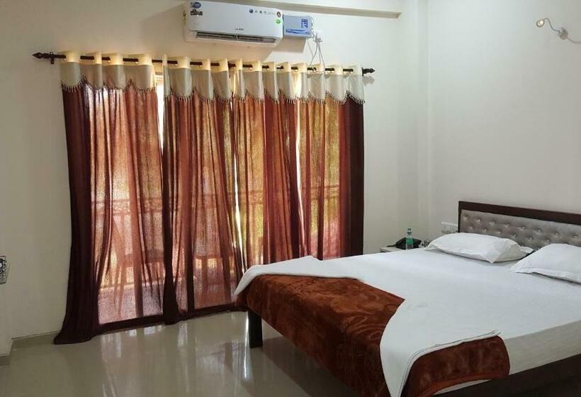 اتاق لوکس, Anand Agro Tourism Kashid