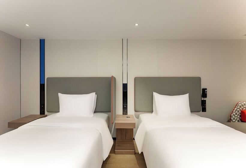 اتاق استاندارد با چشم‌انداز شهر, Holiday Inn Express Shanghai Jing An Temple, An Ihg