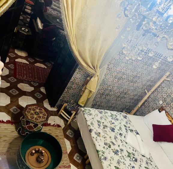 اتاق سوپریور سه تخته, Riad Abqari Youssefi