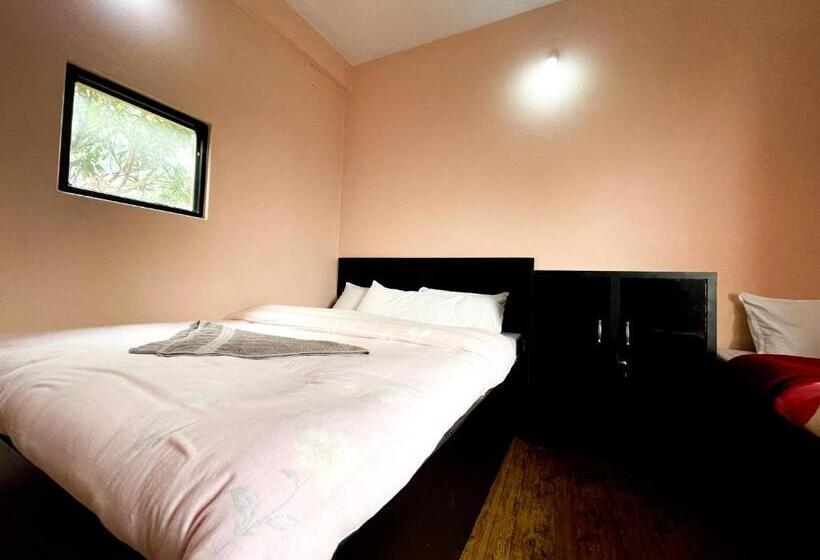 اتاق استاندارد با چشم‌انداز دریاچه, Yuriko Guest House