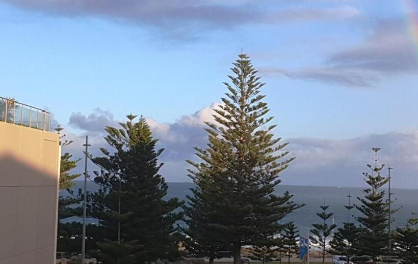 آپارتمان 1 خوابه با چشم‌انداز دریا, Coastal Salty Air 2bedrm 2bath W Ocean Views!