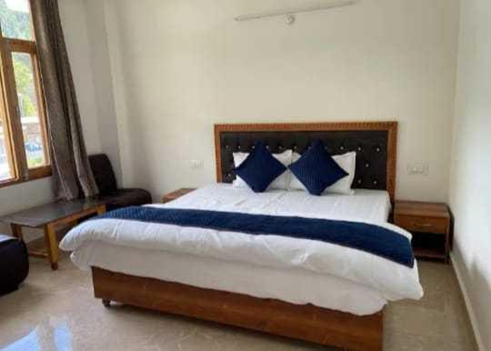 اتاق کلاسیک سه تخته, Oyo Midway Inn