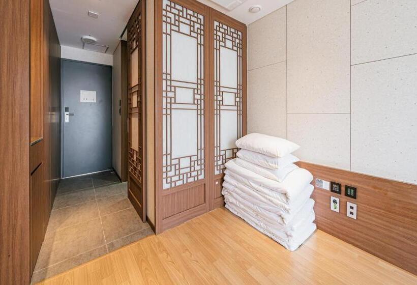 اتاق استاندارد سه نفره, Air City Jeju