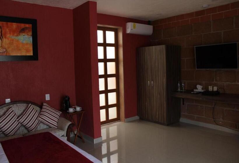 سوییت لوکس, Boutique La Herencia
