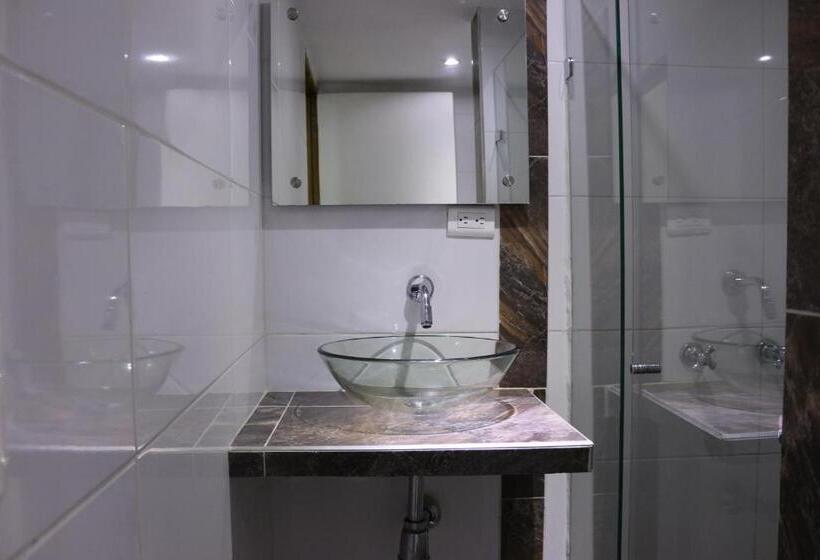 اتاق کلاسیک سه تخته, Suramericana