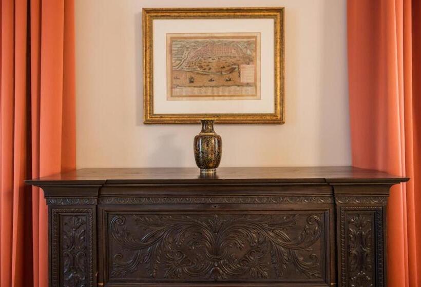 سوئیت پرزیدنت, Villa Pulejo
