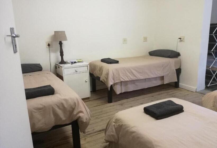 اتاق خانوادگی با سرویس بهداشتی مشترک, Paarl Backpackers