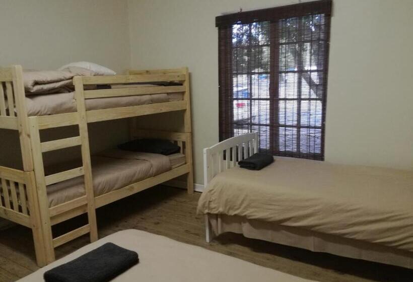 اتاق خانوادگی با سرویس بهداشتی مشترک, Paarl Backpackers