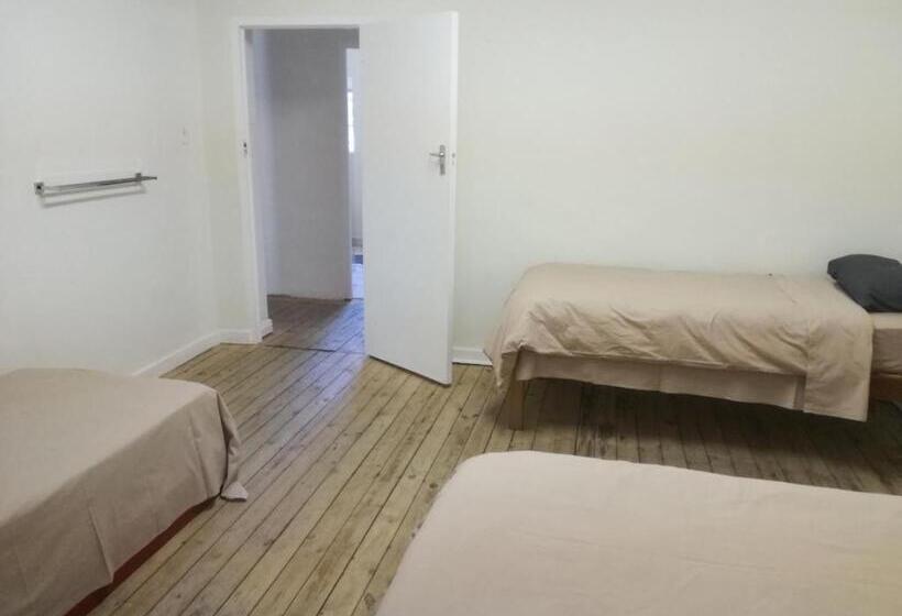 اتاق خانوادگی با سرویس بهداشتی مشترک, Paarl Backpackers