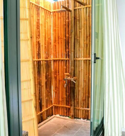 سوییت خانوادگی, Lavini Hoian Boutique Villa