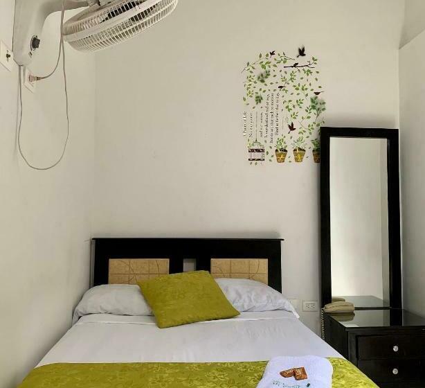 اتاق استاندارد یک نفره, Mi Casita Pereira