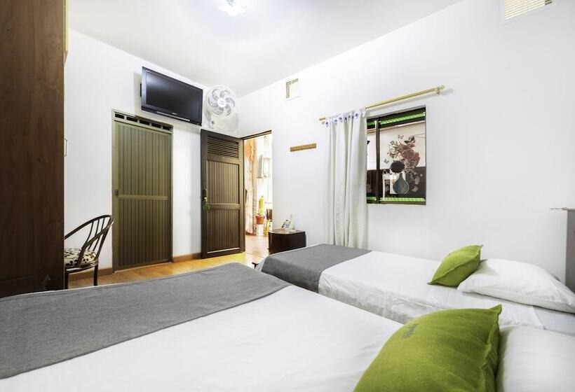 اتاق استاندارد سه نفره, Mi Casita Pereira