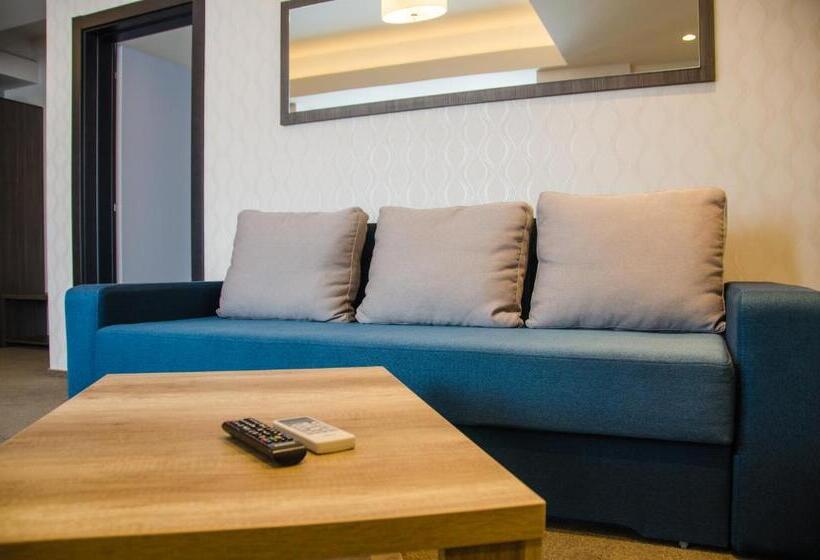 سوییت با چشم‌انداز دریا, Milano Blue Mamaia