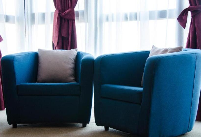 سوییت با چشم‌انداز دریا, Milano Blue Mamaia