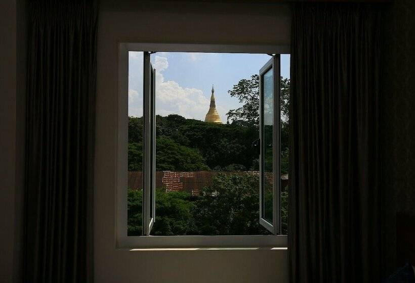 اتاق لوکس, Shwe Yee