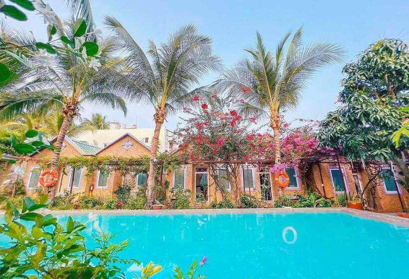 اتاق خانوادگی با چشم‌انداز باغ, Mui Ne Sunlight Villa