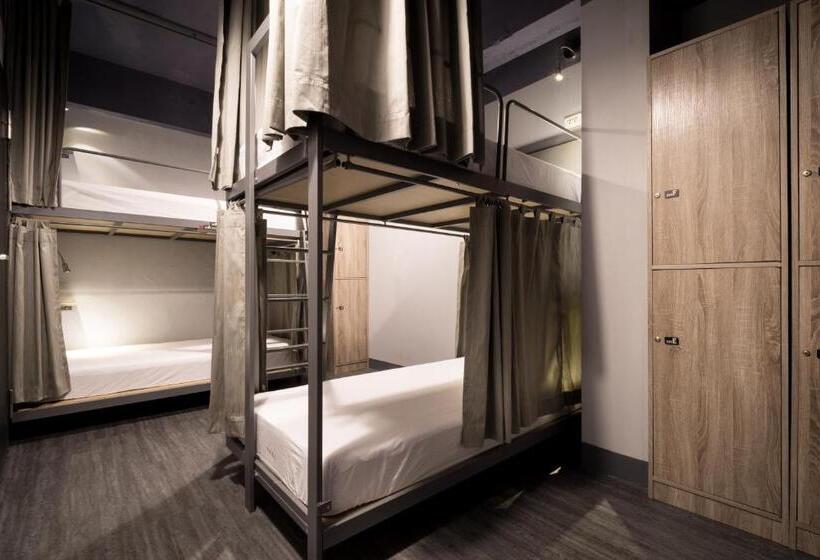 اتاق استاندارد چهارنفره با سرویس بهداشتی مشترک, Taipei Travelers International Hostel