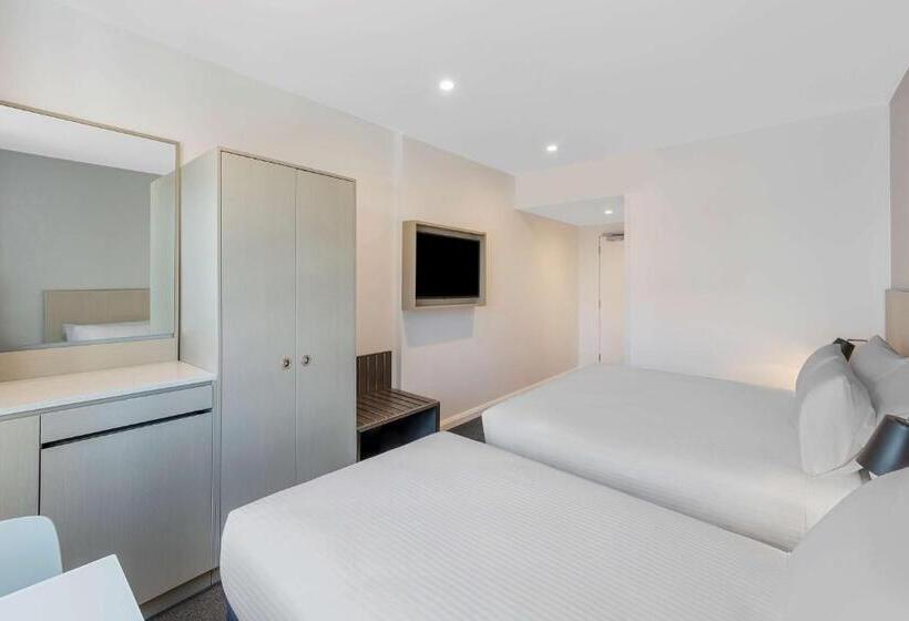 اتاق استاندارد سه نفره, Travelodge Hotel Sydney Airport