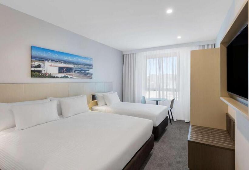 اتاق استاندارد سه نفره, Travelodge Hotel Sydney Airport