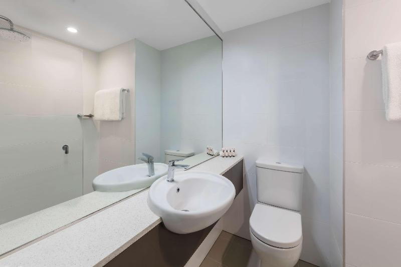 اتاق استاندارد با تخت بزرگ, Travelodge Hotel Sydney Airport