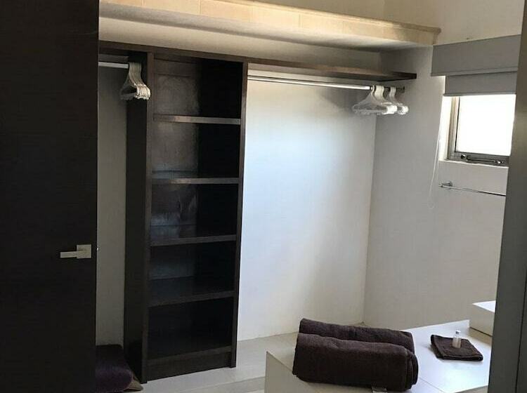 اتاق لوکس, Hostal Urbano