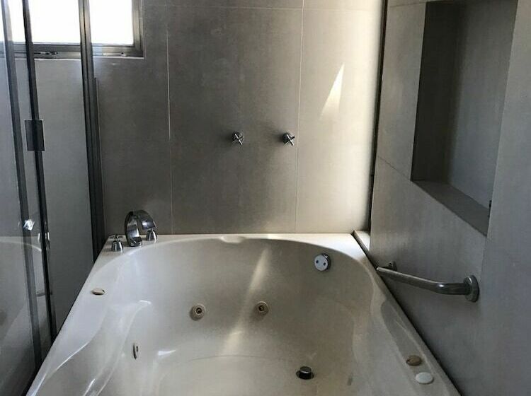 اتاق لوکس, Hostal Urbano