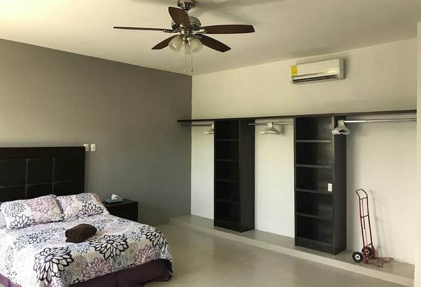 اتاق لوکس, Hostal Urbano