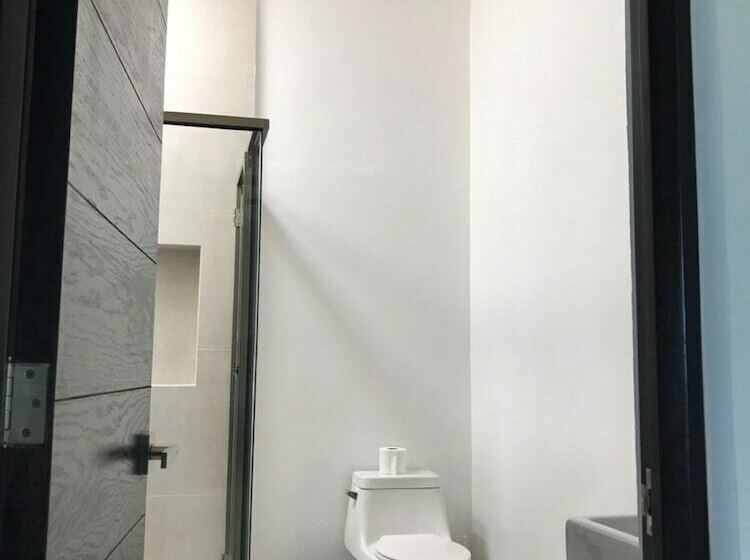 اتاق لوکس, Hostal Urbano